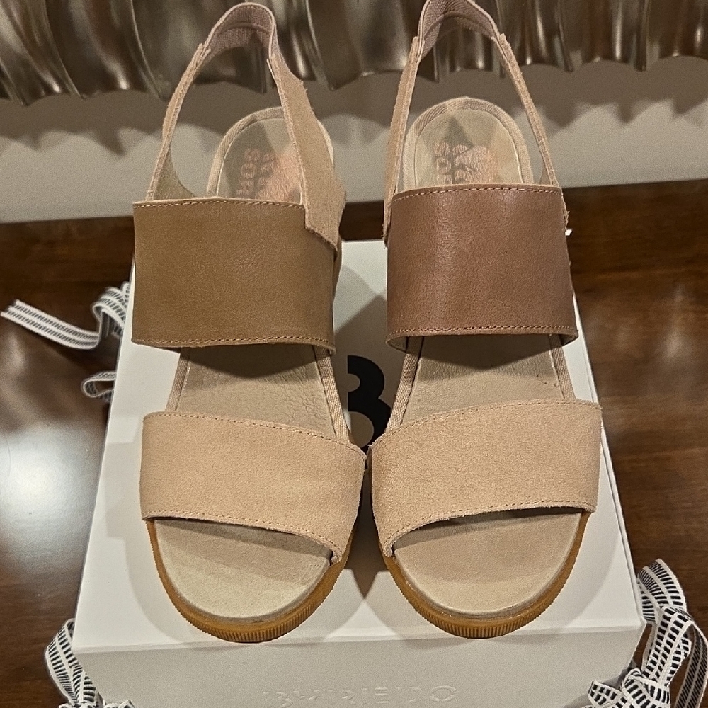 Sorel Women's Sandals in Brown and Tan